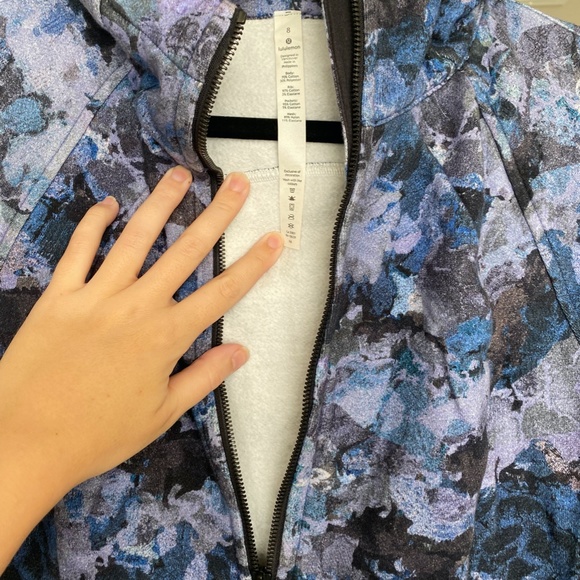 Lululemon Scuba Full Zip - Picture 3 of 5